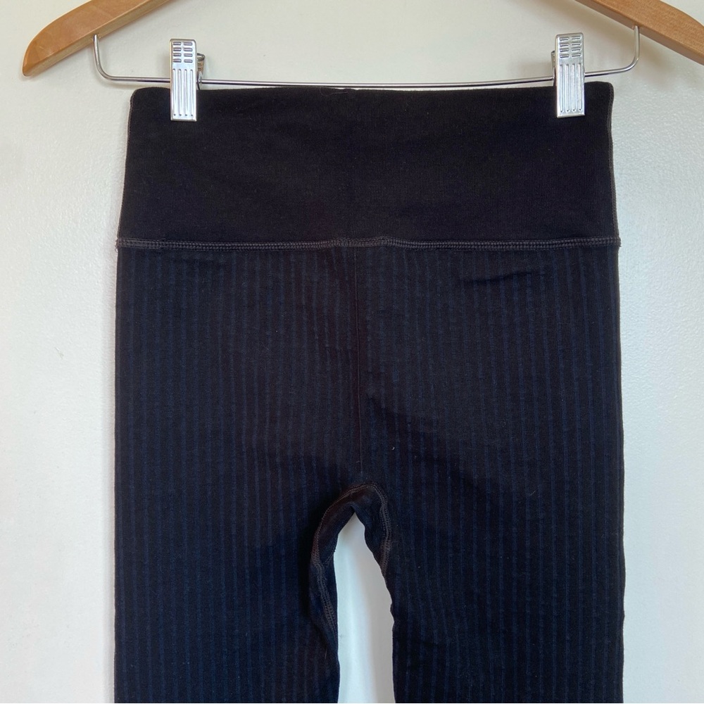 Fabletics High-Waisted Seamless Ribbed Legging Black - Picture 6 of 11